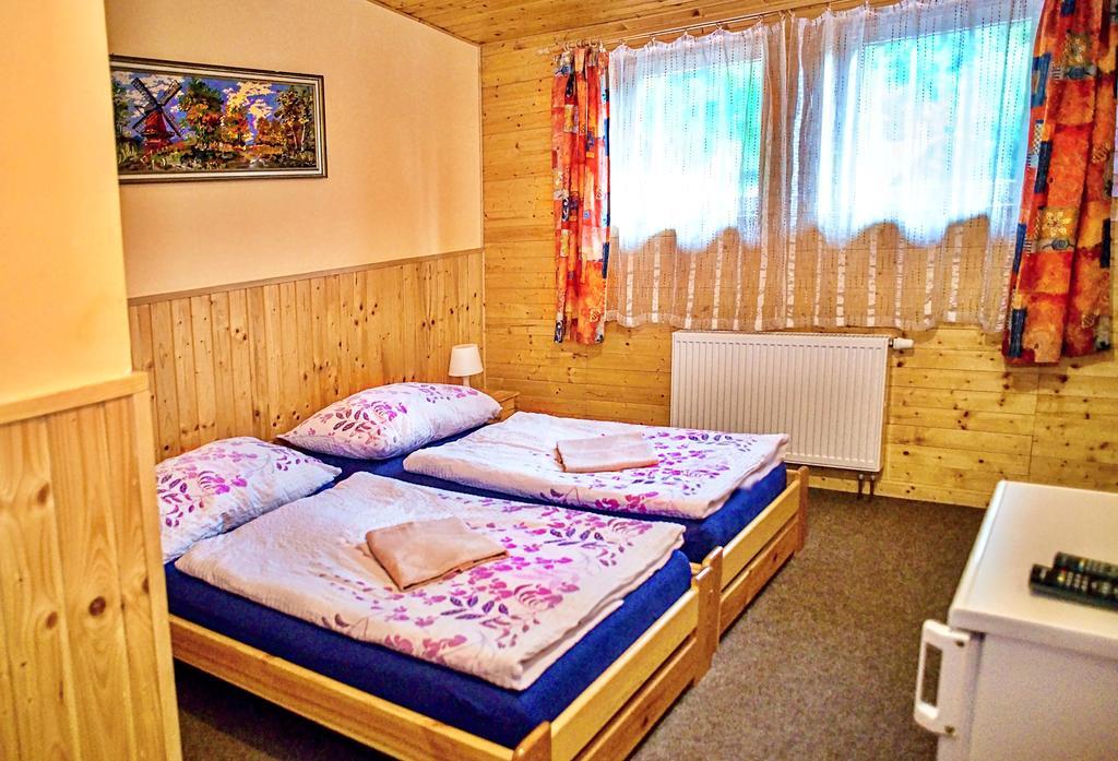 Penzion Radosov Ubytovani V Soukromi Kyselka  Экстерьер фото